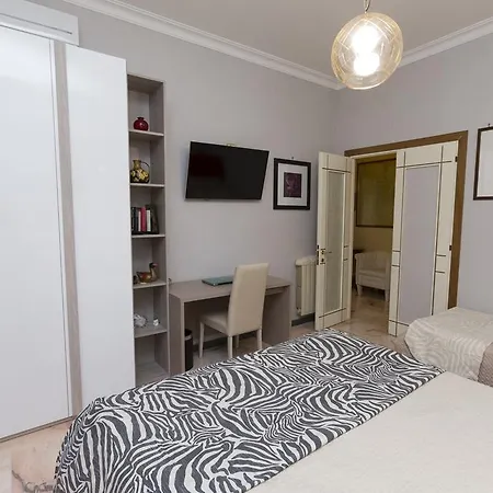 Apartment Chigi *